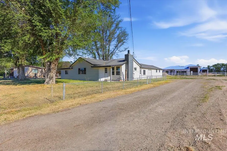 956 SE Hamilton Rd, Mountain Home, ID 83647 - #2