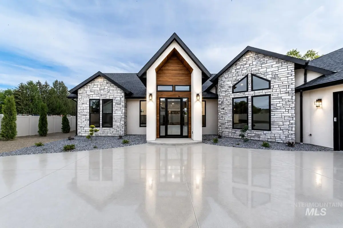 1575 N Watershed Ln, Star, ID 83669 - #1