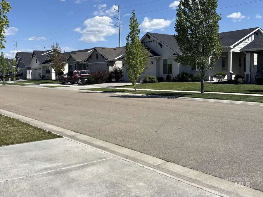 5773 W Riva Capri St, Meridian, ID 83646 - #2