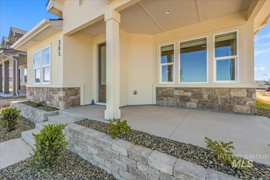 385 E Chevy Dr, Boise, ID 83716 - #2