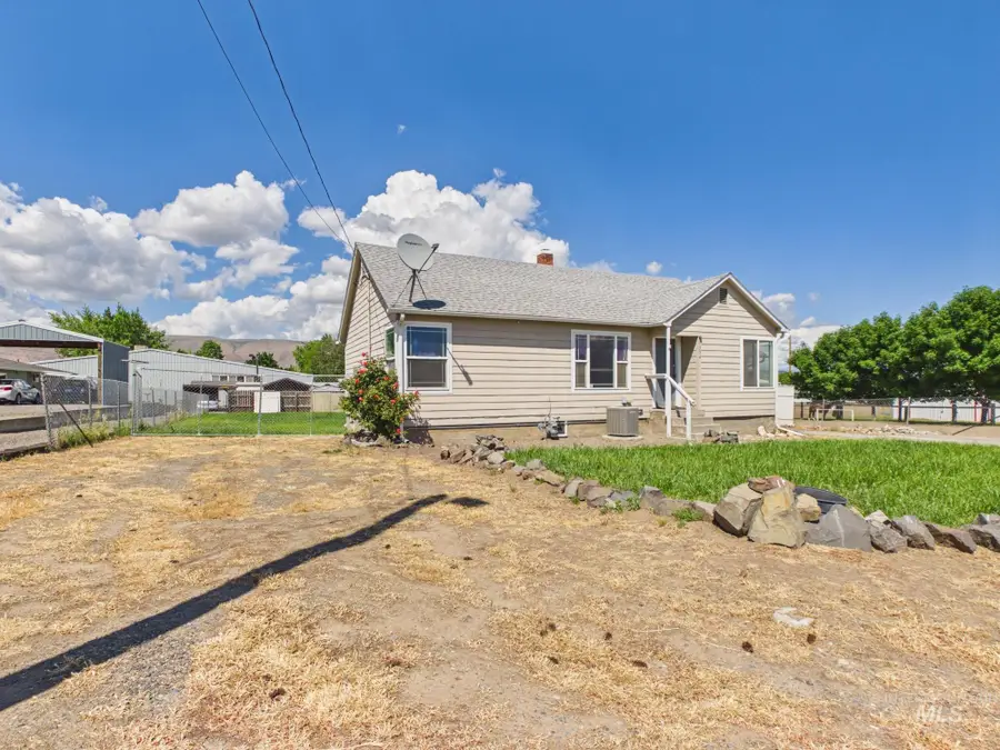 1354 Pound Ln., Clarkston, WA 99403 - #2