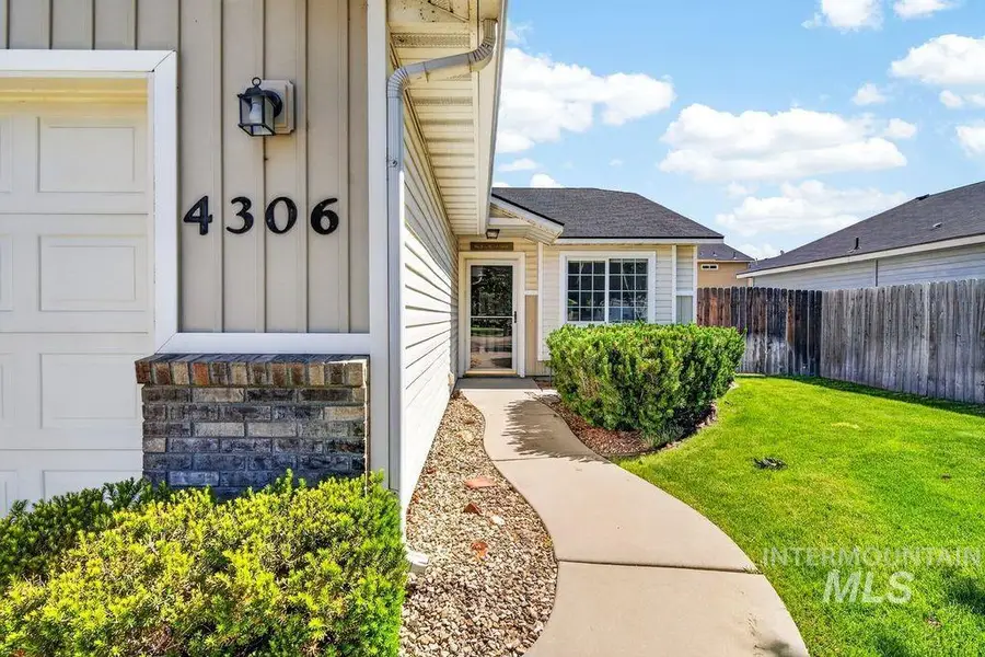 4306 S Glenmere Way, Meridian, ID 83642 - #2