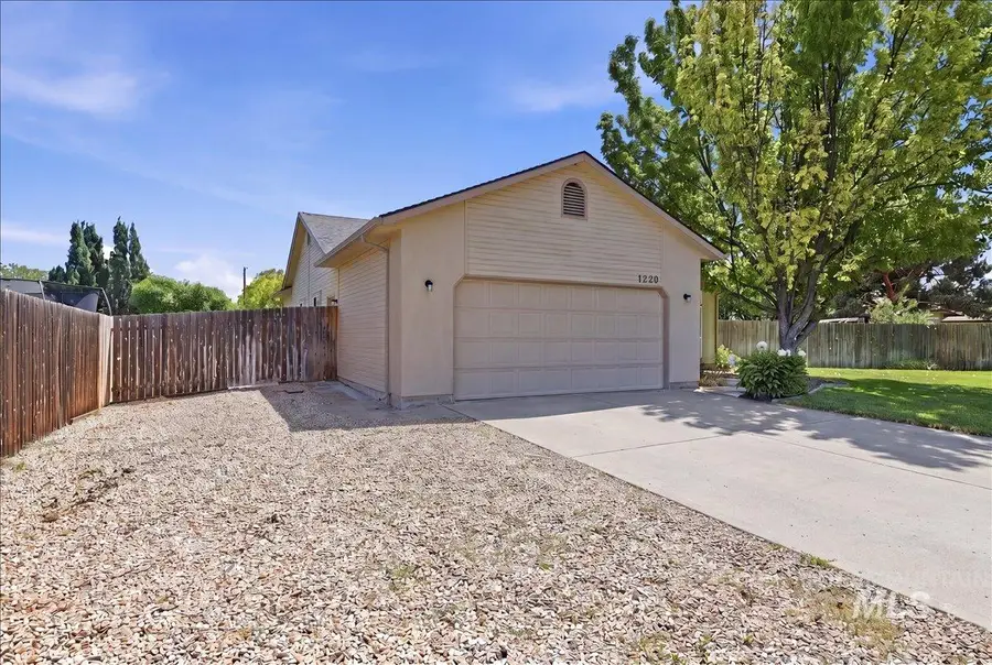 1220 Amber Pl, Nampa, ID 83651 - #2