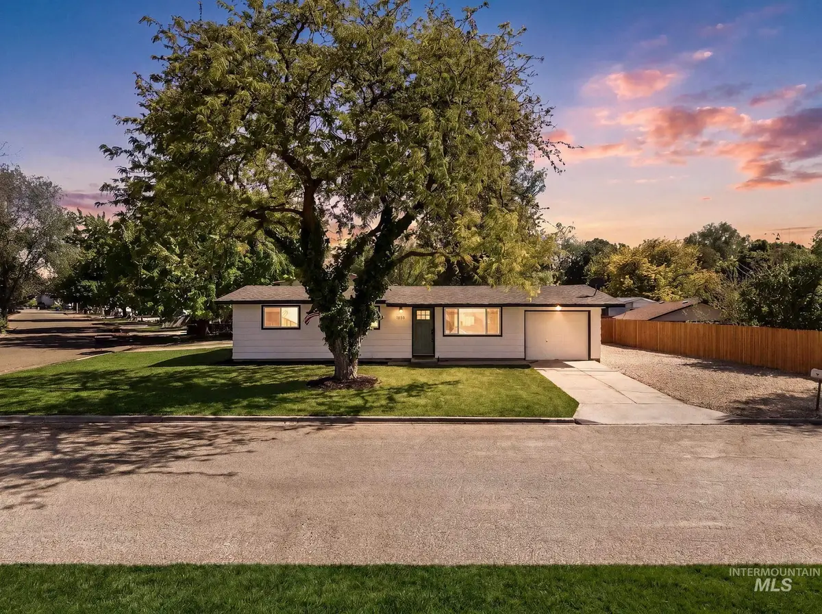 803 Smith Ave, Nampa, ID 83651 - #1