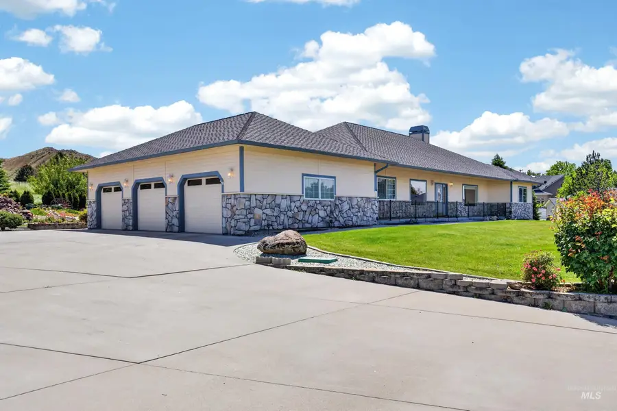 3060 Windfall Cir, Emmett, ID 83617 - #3