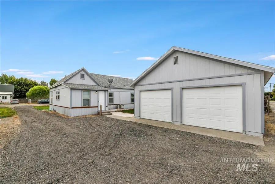 225 Oregon St, Gooding, ID 83330 - #2