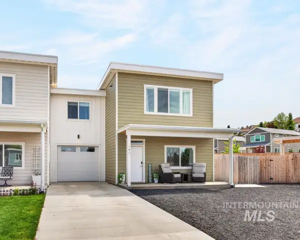 208 Wheatland Ct, Moscow, ID 83843
