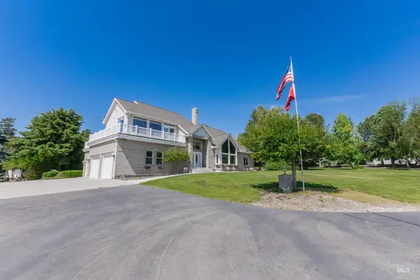 8864 Rim Rd, Nampa, ID 83686