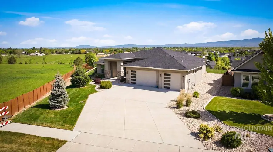 2000 E Lodge Trail Dr, Meridian, ID 83642 - #2