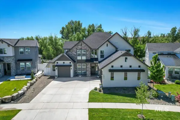 7933 W Suttle Lake Dr, Boise, ID 83714