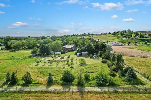 1156 W Stillwell Dr, Eagle, ID 83616