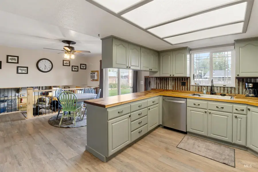 669 Primrose Dr, Paul, ID 83347 - #2