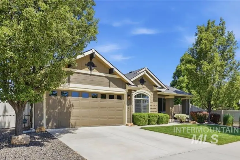5020 W Los Flores St, Meridian, ID 83646 - #2