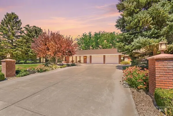 3237 Woodridge Dr, Twin Falls, ID 83301