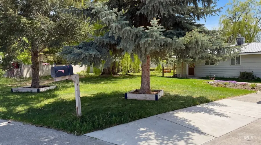 655 James Pl, Idaho Falls, ID 83401 - #3