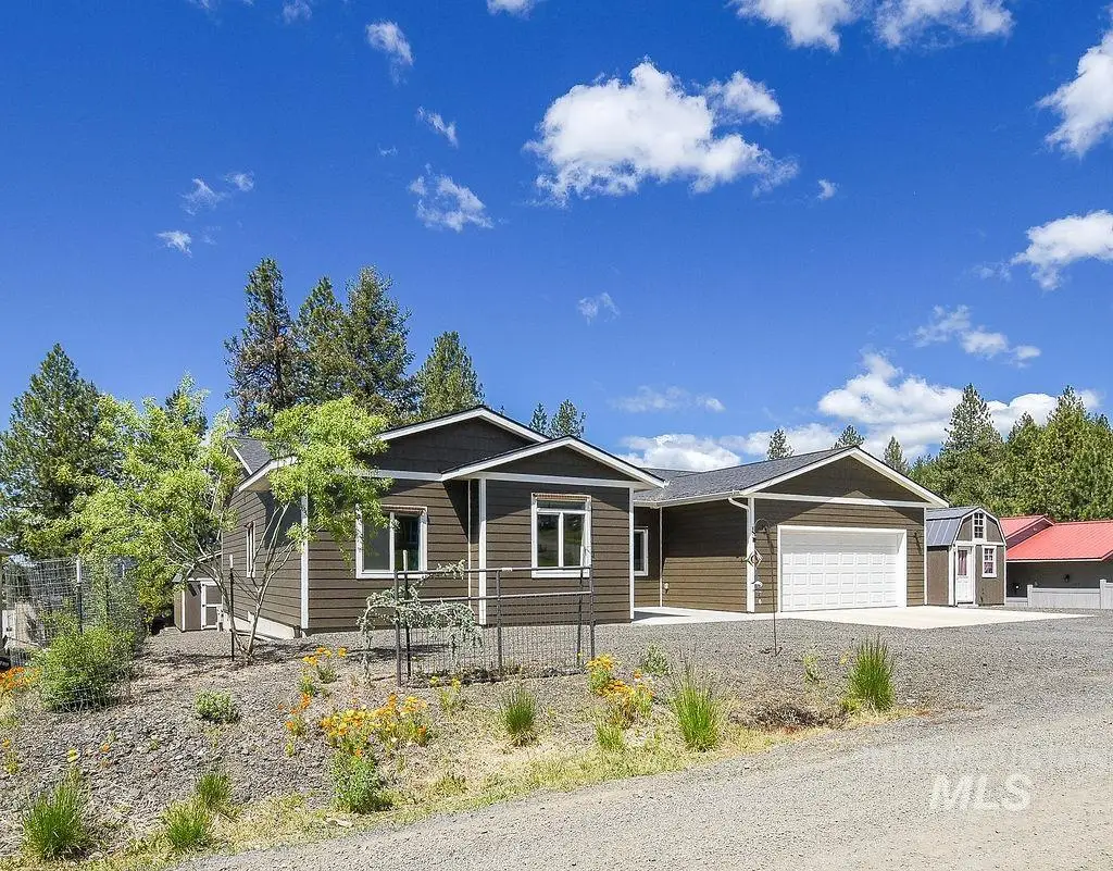 801 Washington St., Deary, ID 83823 - #1