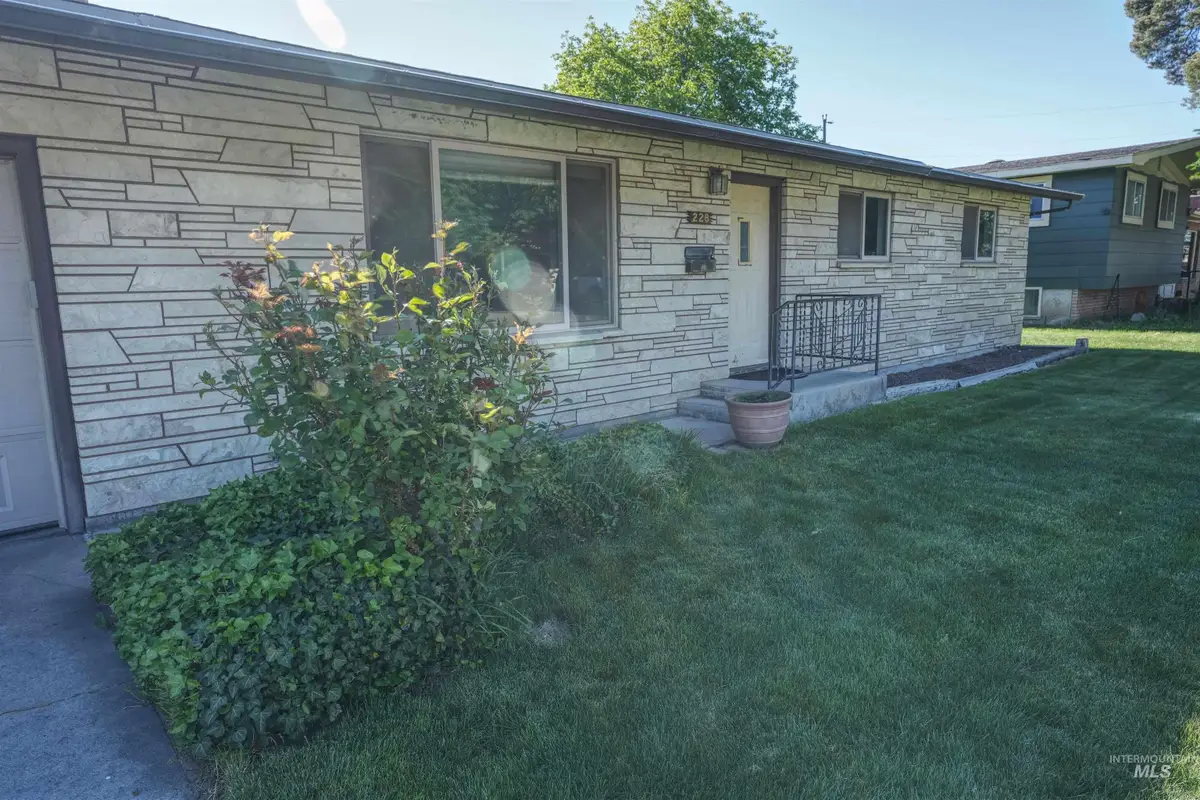 228 S Westwood, Nampa, ID 83686 - #1