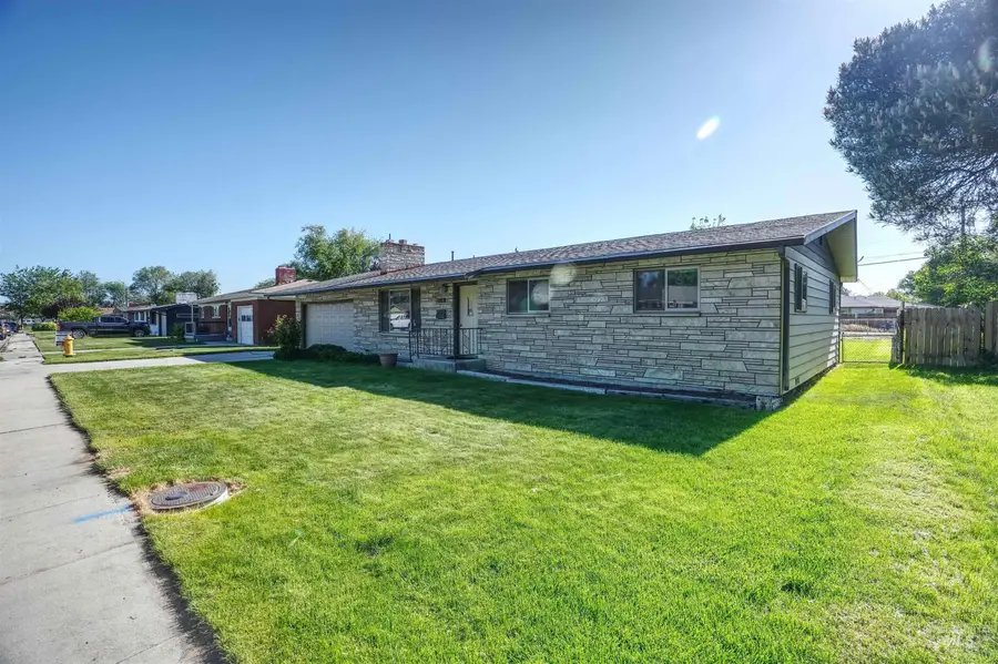 228 S Westwood, Nampa, ID 83686 - #3