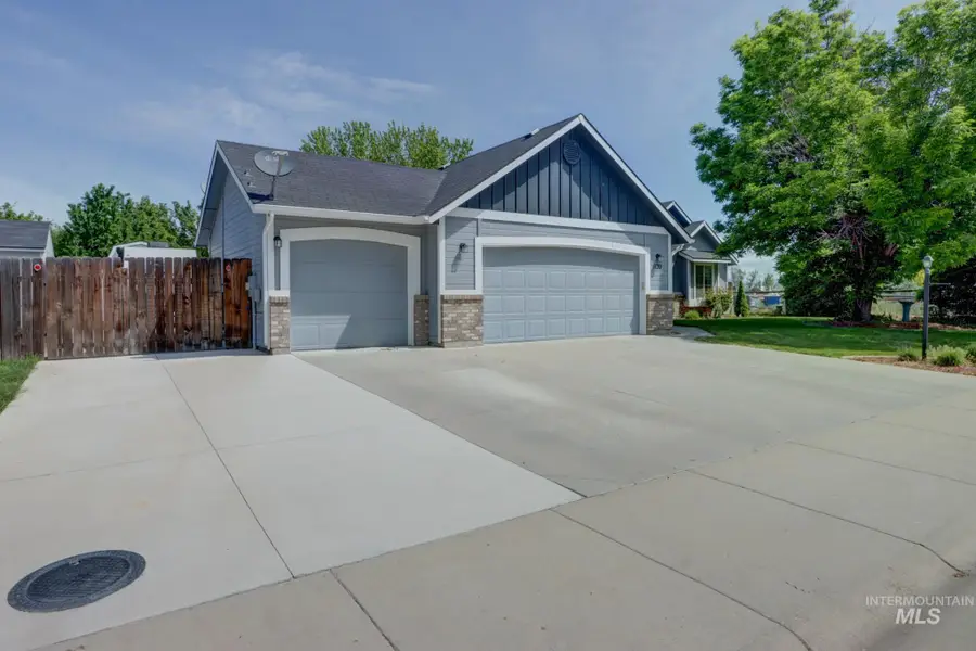 1120 E Fossilstone Ct, Kuna, ID 83634 - #2