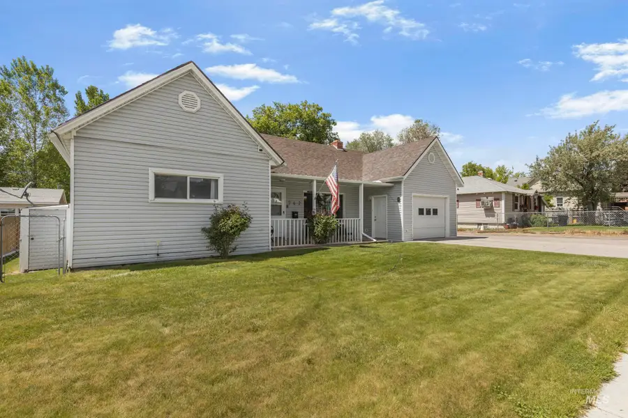 742 Fort Hall Ave, American Falls, ID 83211 - #2