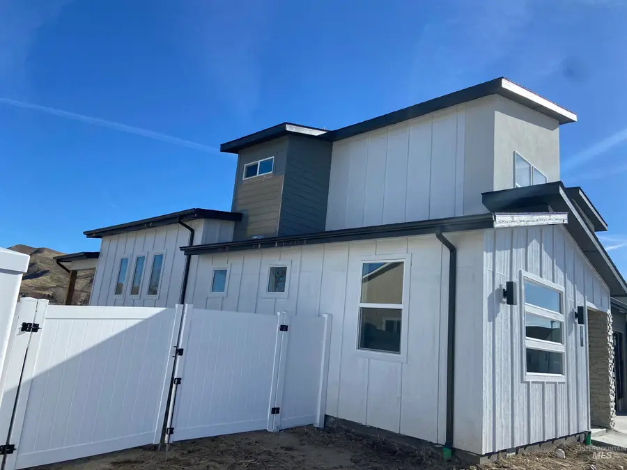 191 S Fuji Avenue, Emmett, ID 83617 - #3