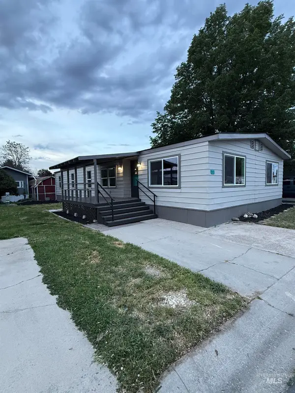 424 W Cherry Ln #53, Meridian, ID 83642