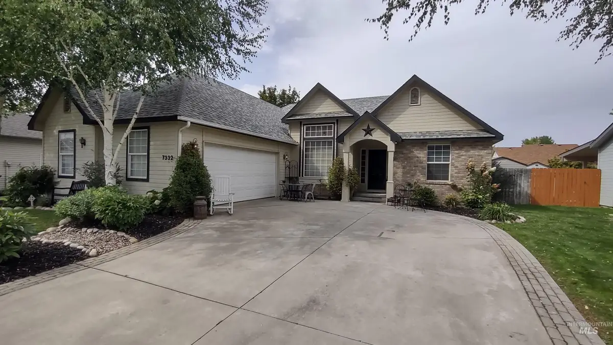 7332 Newbrook Dr, Nampa, ID 83687 - #1