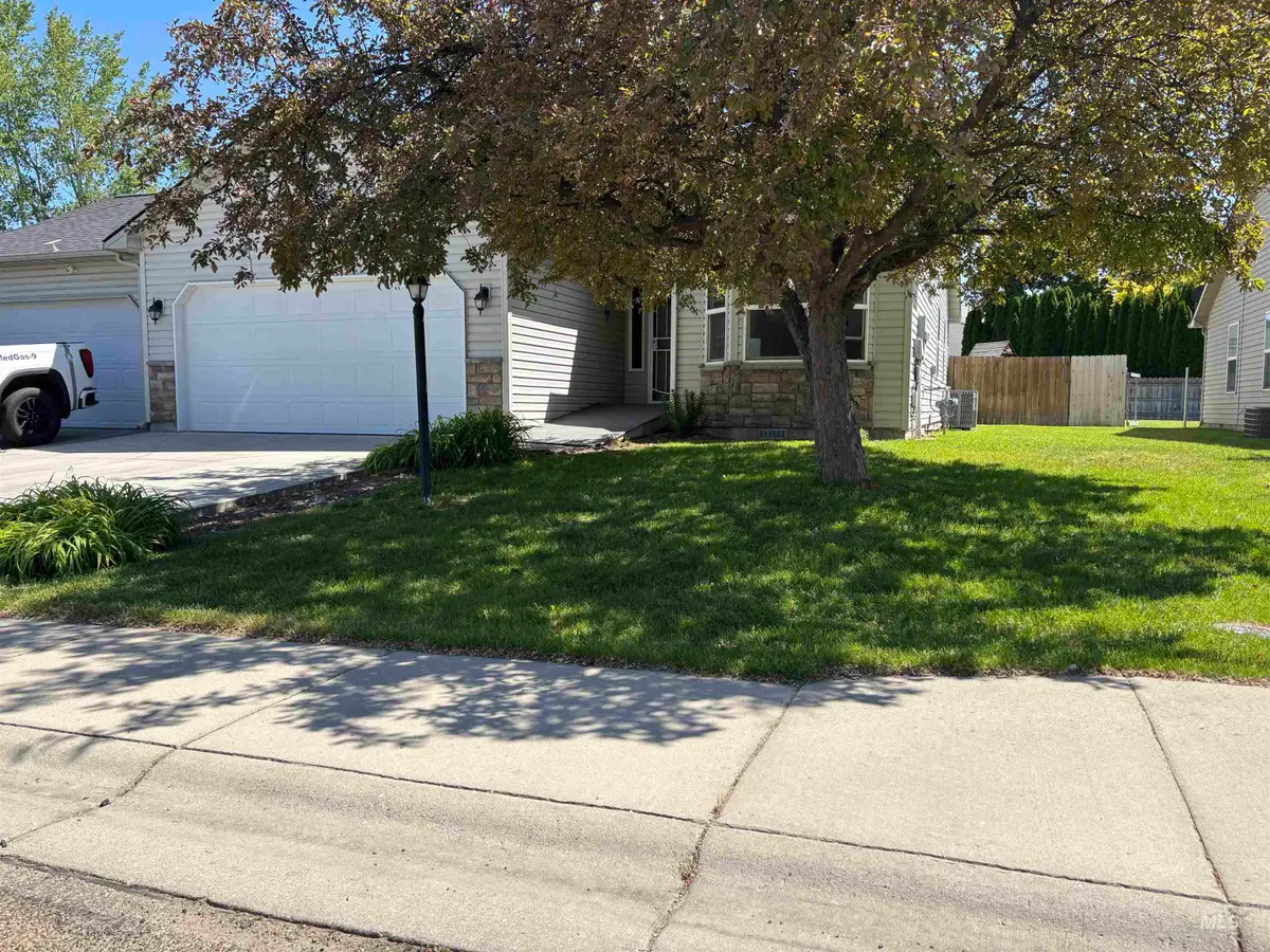 11815 W Blueberry Ave, Nampa, ID 83651 - #1