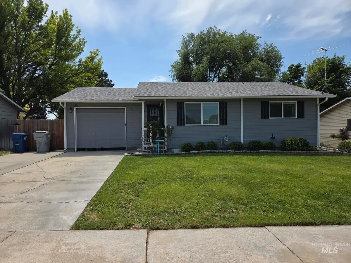 2323 Sugar Cane Dr, Nampa, ID 83687 - #1