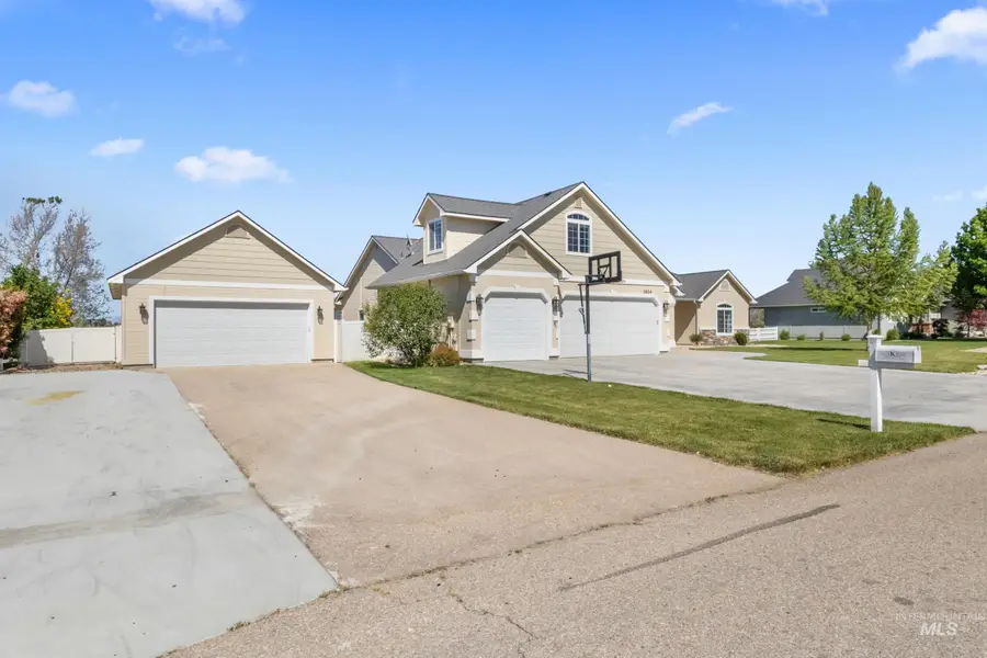 1424 S Secretariat Way, Nampa, ID 83686 - #3