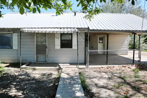 123 Ithaca, Caldwell, ID 83605