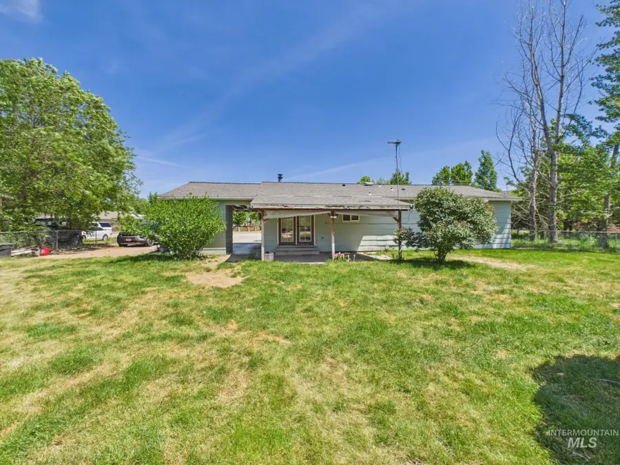 1527 N Plaza Road, Emmett, ID 83617 - #2