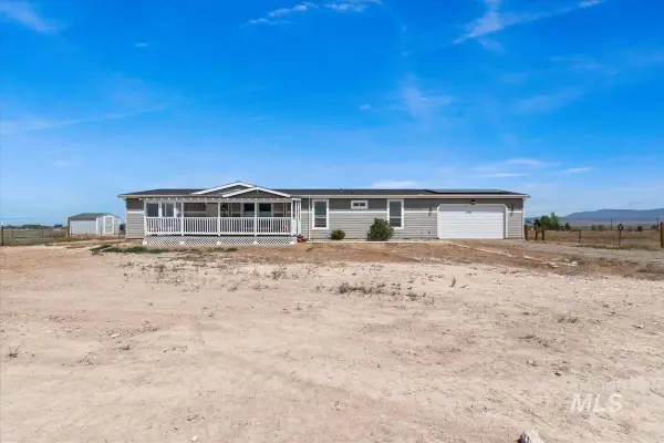 2200 SE Lone Star Dr, Mountain Home, ID 83647