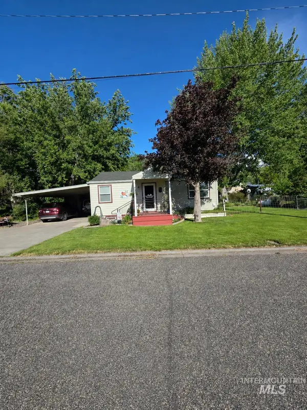 109 3rd Street, Pomeroy, WA 99347