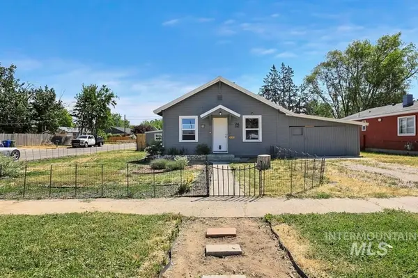 536 N 10th St, Payette, ID 83661