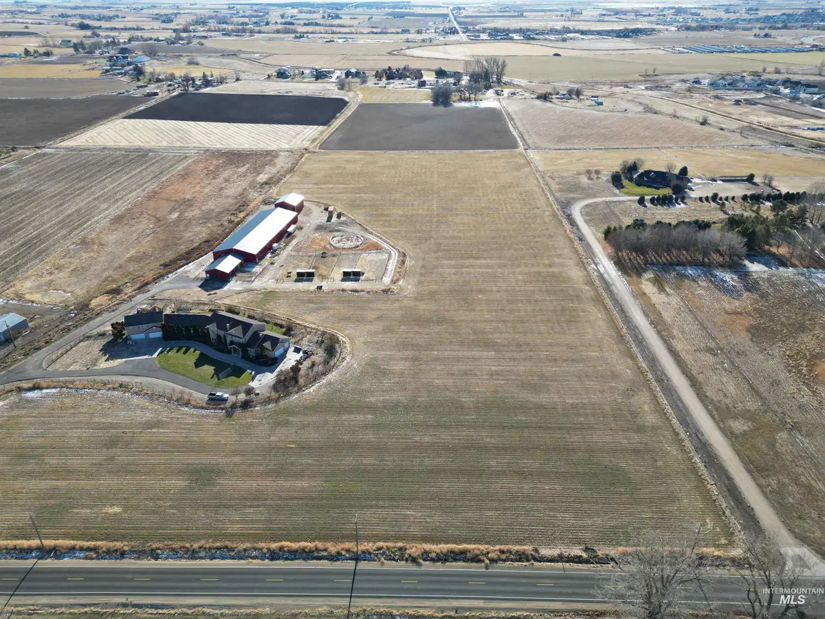 2461 Deer Flat Rd, Kuna, ID 83634 - #1
