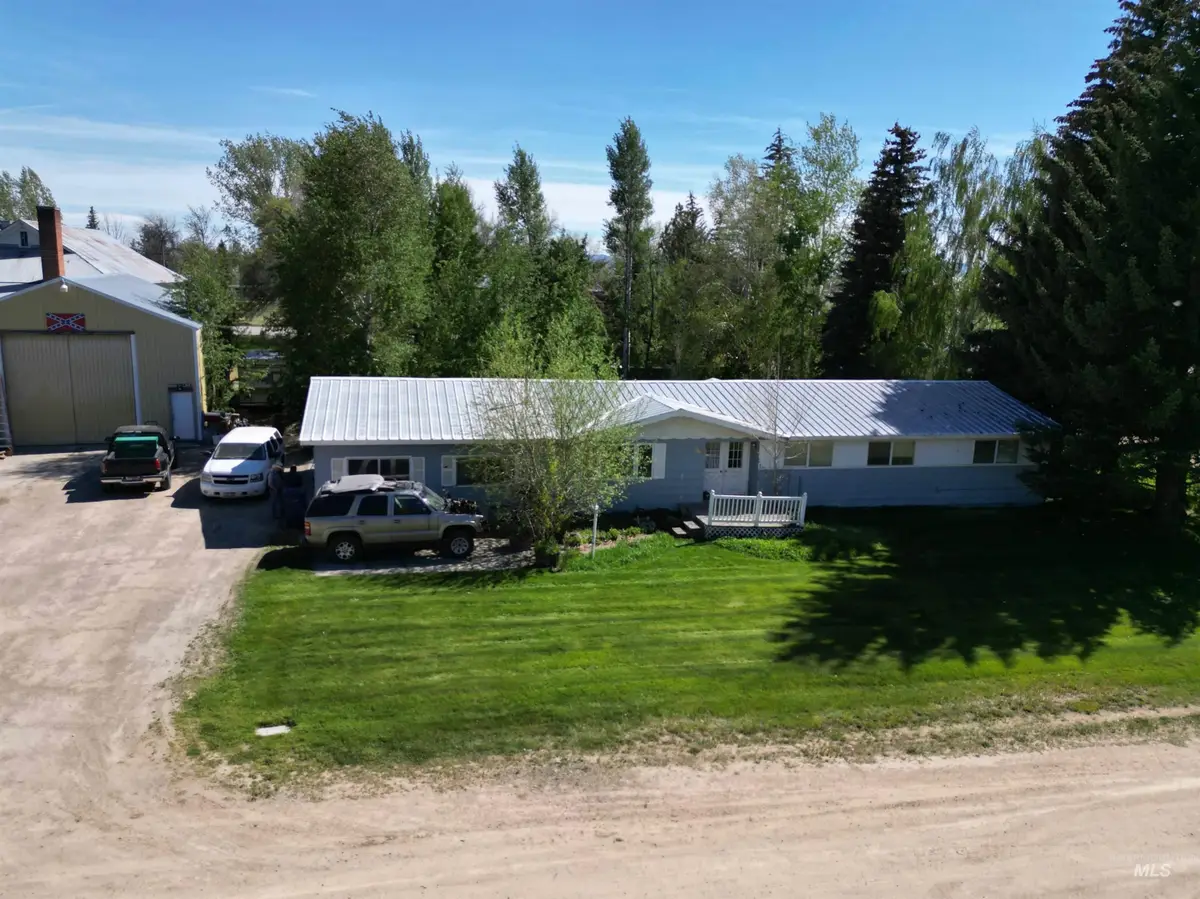 206 E Alturas Ave, Fairfield, ID 83327 - #1