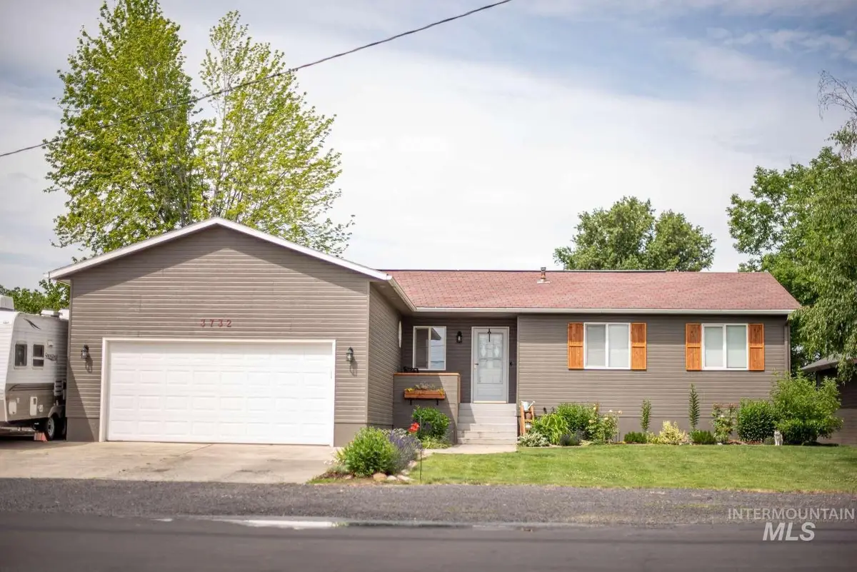 3732 17th St, Lewiston, ID 83501 - #1
