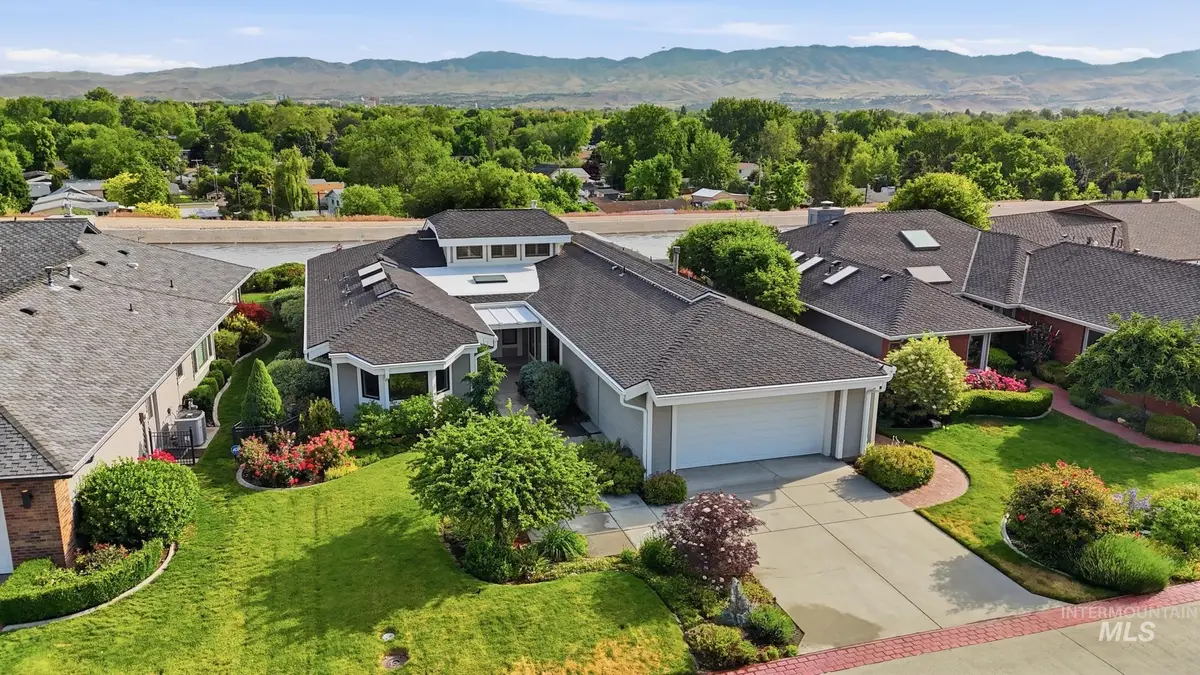 3172 Hillcrest Ln, Boise, ID 83705 - #1