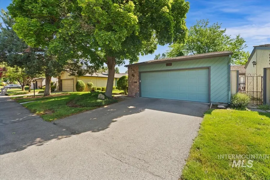 7123 W Cascade Dr, Boise, ID 83704 - #3