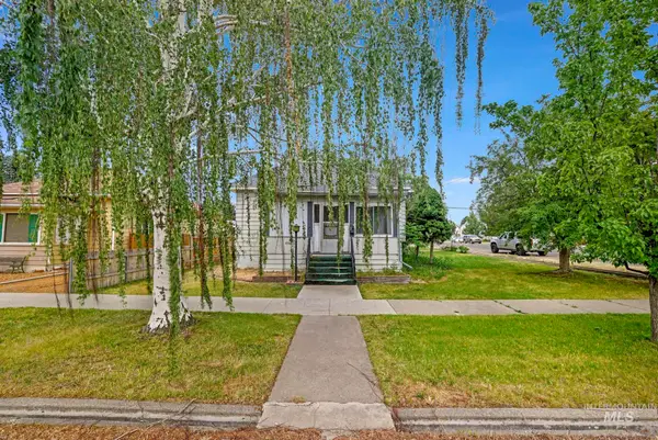 305 Colorado St, Gooding, ID 83330