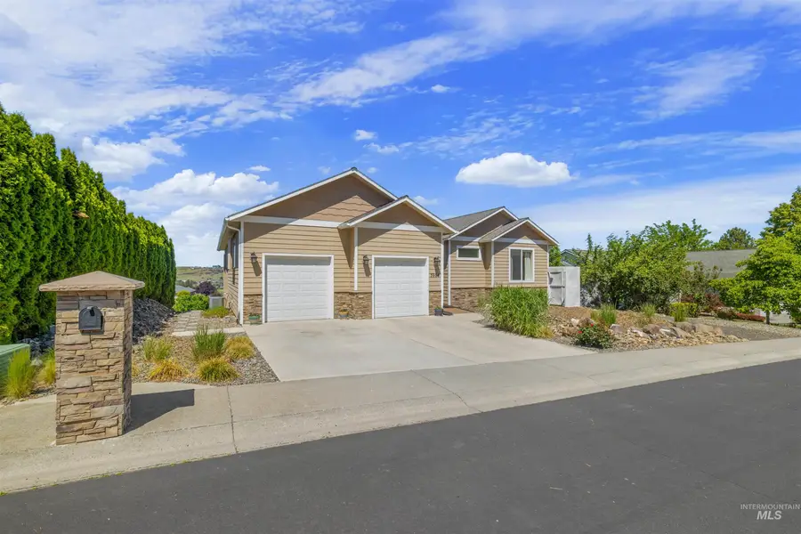 3954 Foothills Dr, Lewiston, ID 83501 - #3