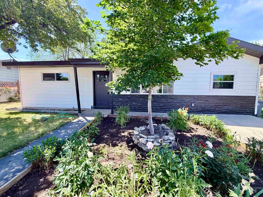1245 E 16th N, Mountain Home, ID 83647 - #2