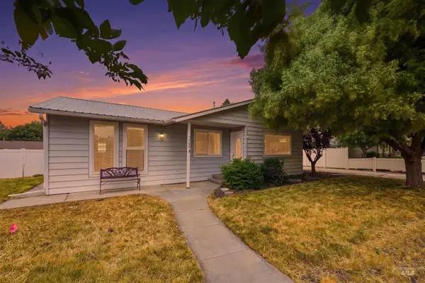1480 E Locust St, Emmett, ID 83617