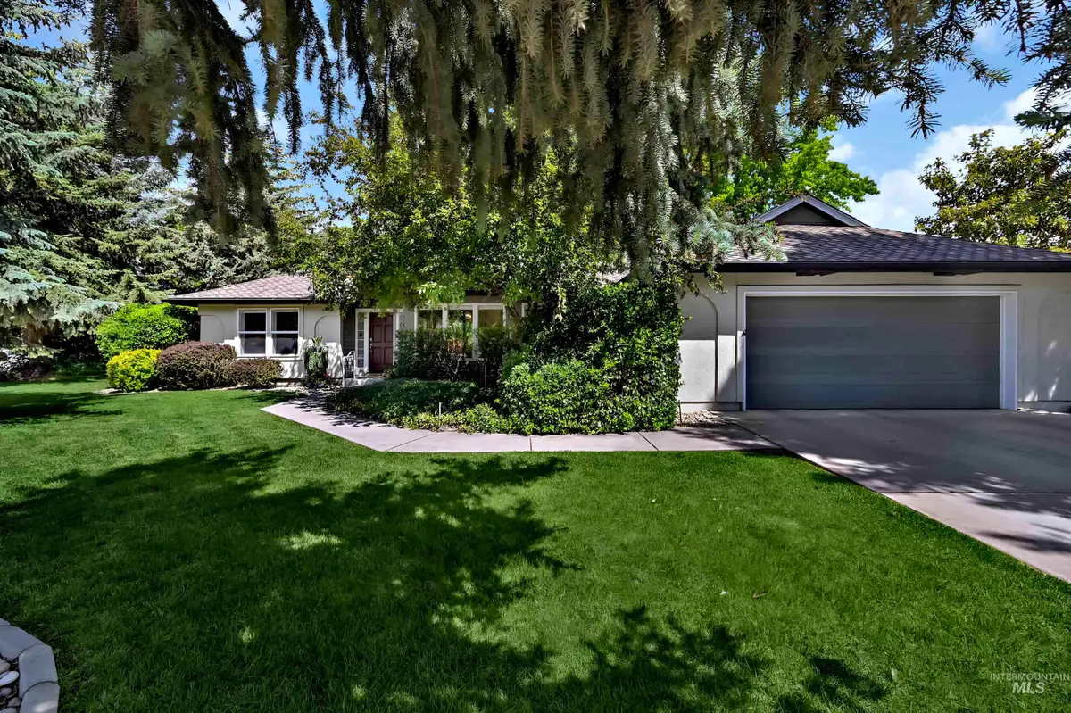 5145 N Riverfront Dr, Garden City, ID 83714 - #1