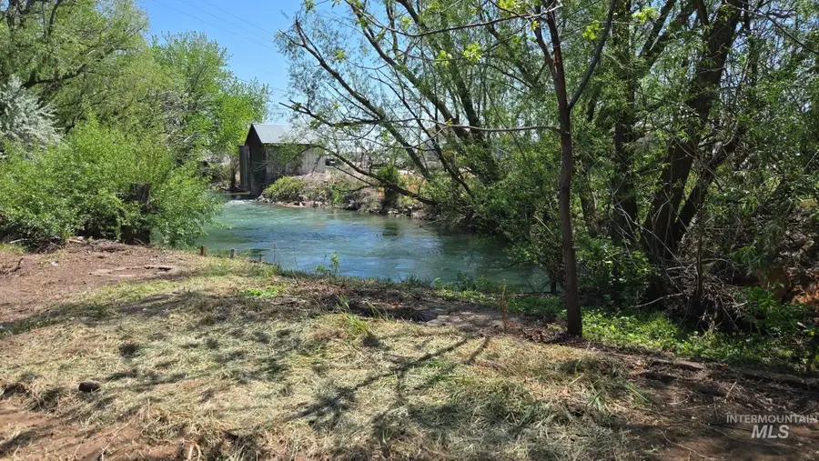 110 E 2nd St, Shoshone, ID 83352 - #3
