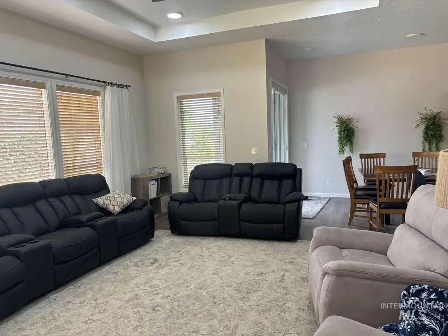8819 W Holbrook Ave, Boise, ID 83704 - #3