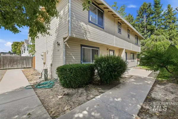 1009 N Stilson Rd, Boise, ID 83703