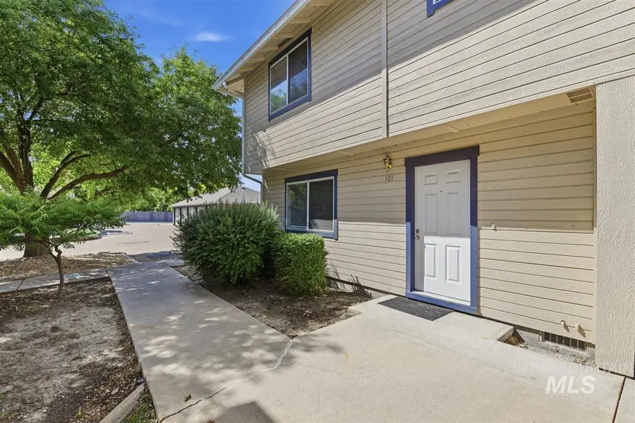 1009 N Stilson Rd, Boise, ID 83703 - #2
