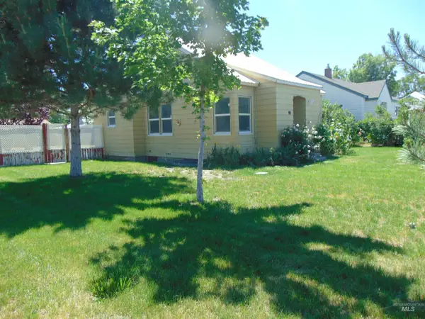 90 NW 5th Street, Ontario, OR 97918
